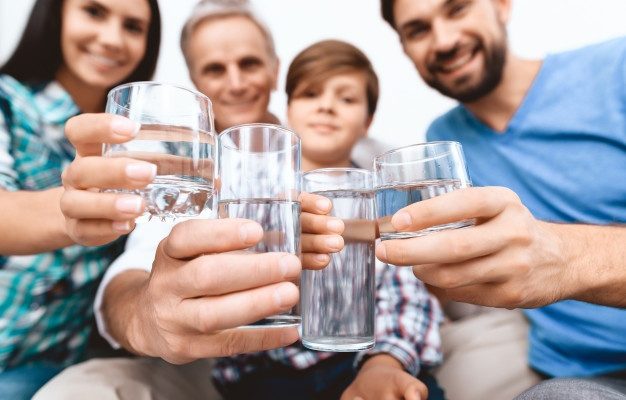 ¿Por qué tomar agua cuando padeces diabetes es importante?